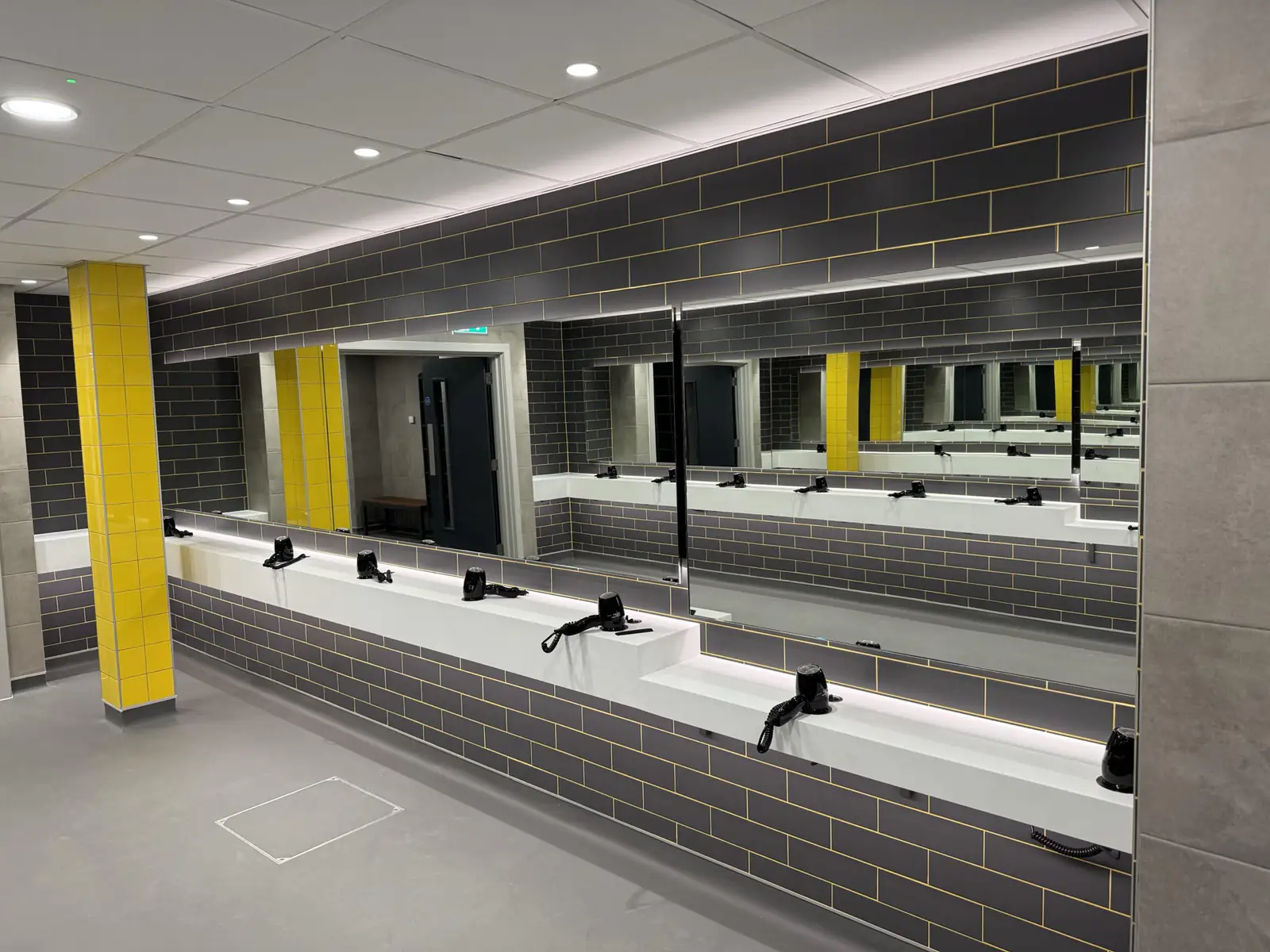 Commercial changing-room fit-out